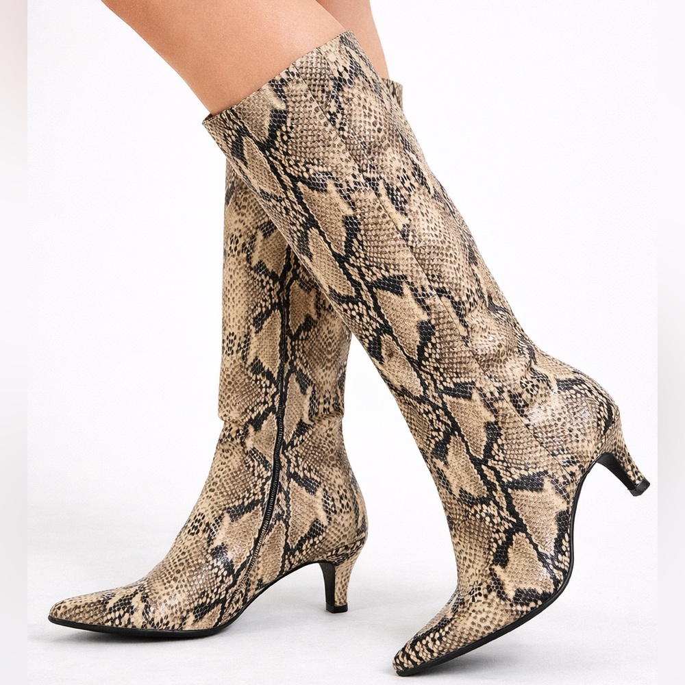 Andrew Geller Snakeskin Pattern Knee-High Pointed Toe Boots Women’s Size 6.5